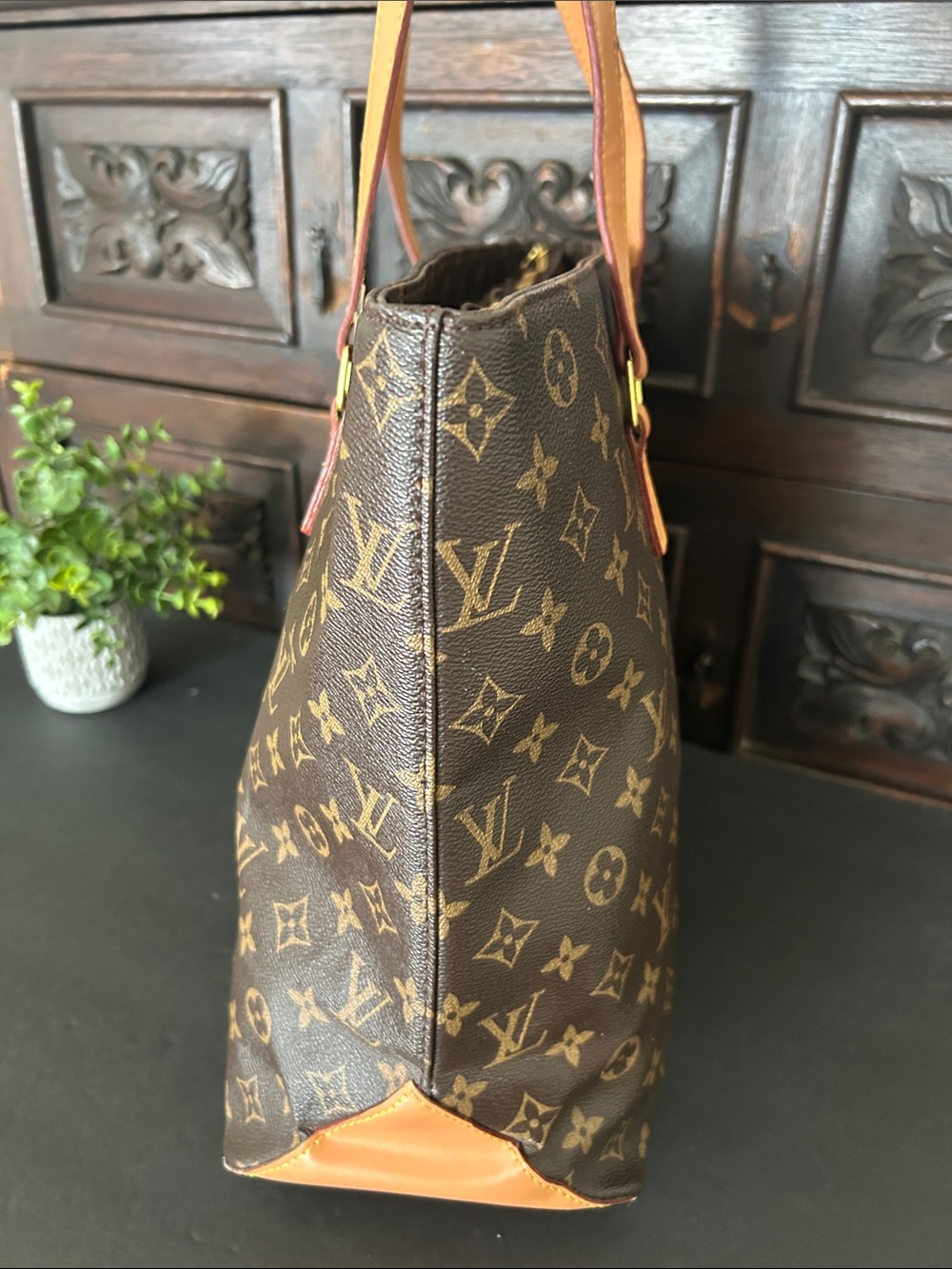 Beautiful Tote in Brown with Tan Straps - Picture 4 of 16